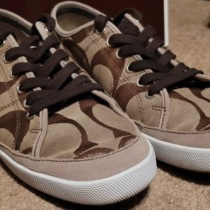 Coach Signature Burke 10.5 Shoes